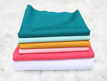 Load image into Gallery viewer, SANTA'S GIFT - Large Throw Quilt Kit - Kona Cotton Version