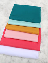 Load image into Gallery viewer, SANTA'S GIFT - Large Throw Quilt Kit - Kona Cotton Version