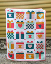 Load image into Gallery viewer, SANTA'S GIFT_ paper quilt pattern