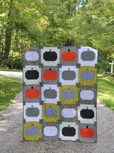 Load image into Gallery viewer, SPOOKY PUMPKIN PATCH Vol.2 _ paper quilt pattern