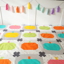 Load image into Gallery viewer, SPOOKY PUMPKIN PATCH _ digital quilt pattern