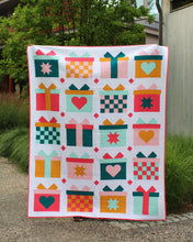 Load image into Gallery viewer, SANTA&#39;S GIFT_ paper quilt pattern
