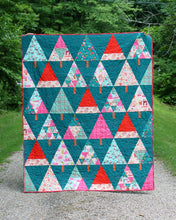 Load image into Gallery viewer, EVERGREEN &amp; JOLLY - digital quilt pattern

