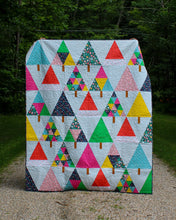 Load image into Gallery viewer, EVERGREEN &amp; JOLLY - digital quilt pattern
