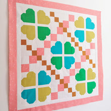 Load image into Gallery viewer, LUCKY CLOVER _ paper quilt pattern
